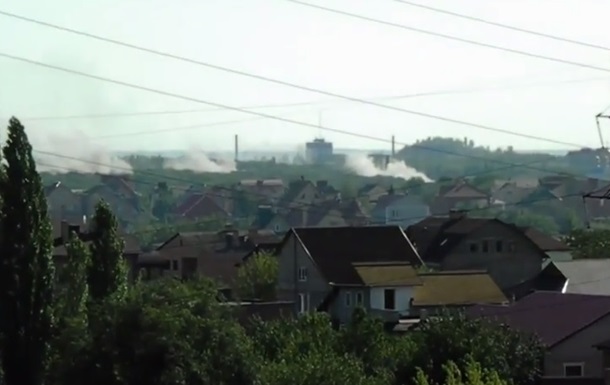 В Донецке слышны взрывы и стрельба