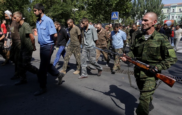 Климкин назвал  парад военнопленных  в Донецке точкой невозврата