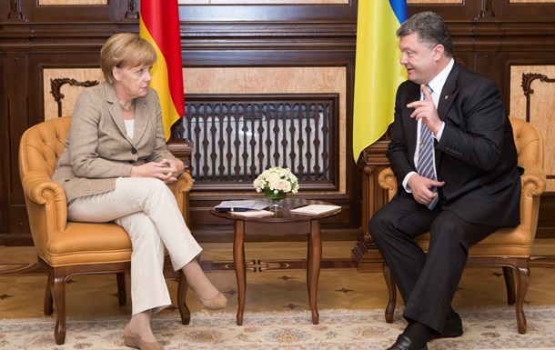 Порошенко і Меркель обговорили ситуацію на Донбасі 
