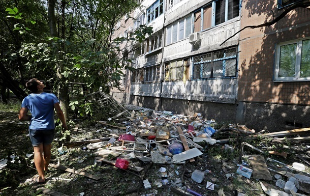 В нескольких районах Донецка слышны залпы из тяжелых орудий - горсовет 