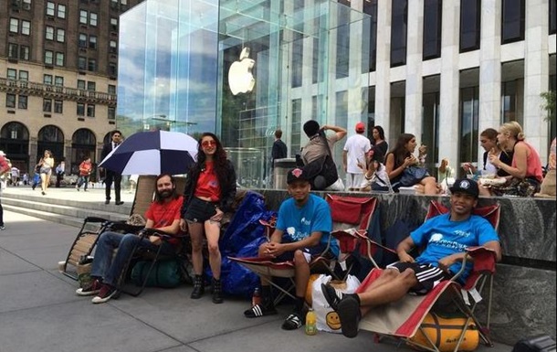 Желающие купить iPhone 6 разбили палатки в Нью-Йорке