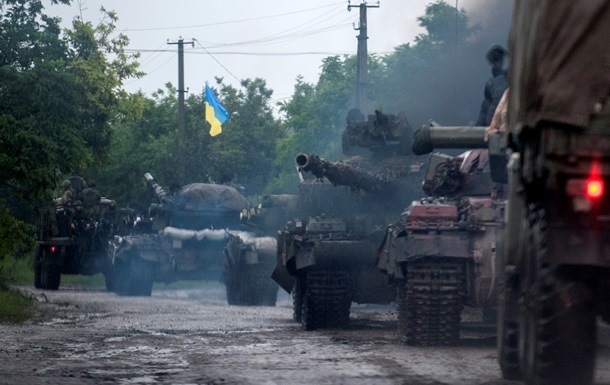 Сили АТО знищили колону бронетехніки біля Новоазовська 