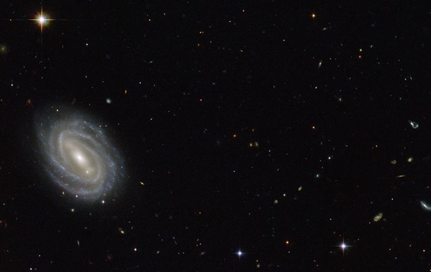NASA показала галактику в сузір ї Змії