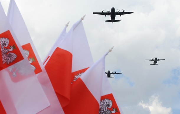 Польща знову спростовує поставки зброї до України