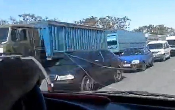 Пробка на въезде в Крым растянулась на 14 километров