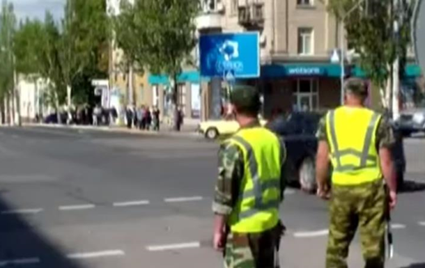 В Луганске сепаратисты взяли на себя роль гаишников