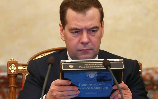 Медведев – бизнесменам: Не хочешь проблем – иди на госслужбу