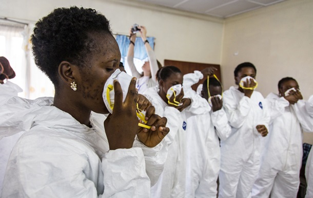 На вірус Ебола за найгіршого сценарію можуть захворіти 550 тисяч осіб через чотири місяці 