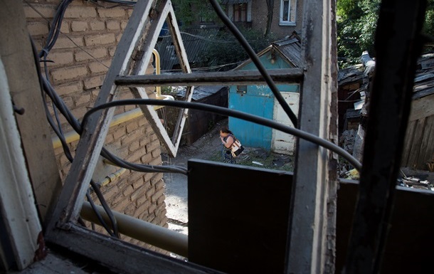 По всьому Донецьку лунають звуки пострілів, пошкоджений водопровід