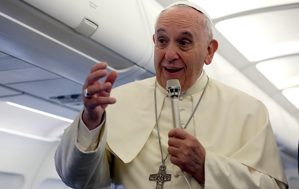 Папа римский и президент Латвии надеются на правовое решение кризиса в Украине