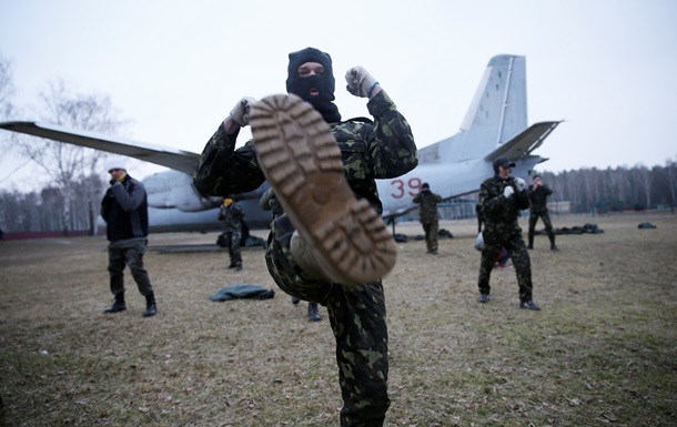 Львівські військкомати вербують добровольців для оборони міста 