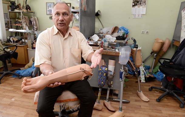 Корреспондент: В Украине остро стоит проблема протезирования раненых