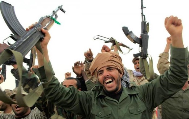 В столице Ливии начались бои с исламистами