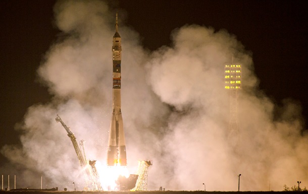 Космічний корабель з першою за 20 років росіянкою на борту пристикувався до МКС 
