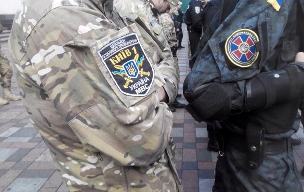 В Киеве на блокпосту задержали машину с боеприпасами