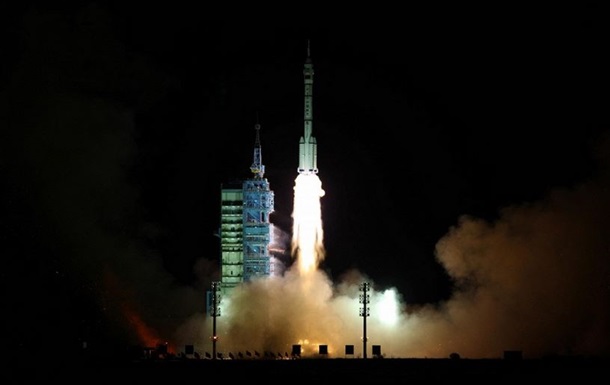 Китай вывел на орбиту исследовательский спутник