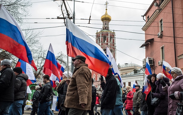 Близько третини росіян не можуть дати визначення демократії - опитування 
