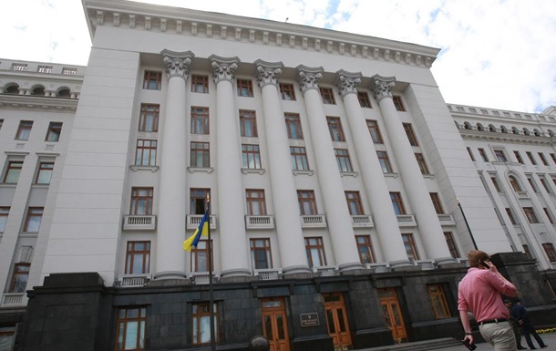 У Порошенко хотят до 2020 года сделать Украину  военным государством 