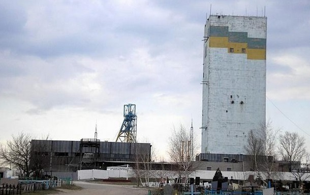 У Донецьку знеструмлена шахта імені Засядька, під землею залишилися гірники