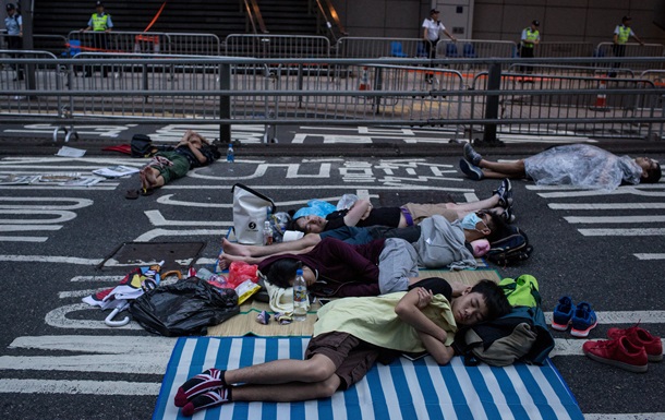Майдан у Гонконзі: намети, барикади і сплячі студенти 
