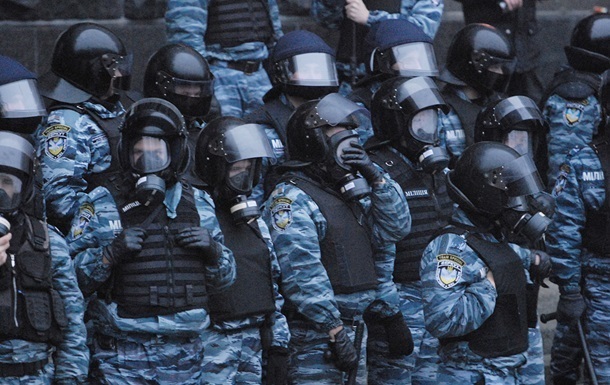 Суд переніс слухання справи  беркутівця , обвинуваченого у розстрілі Євромайдану 
