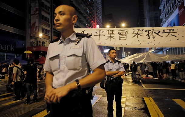 Гонконг: демонстранты и власти проведут переговоры