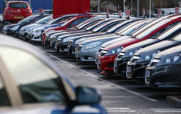 Імпорт легкових автомобілів до Росії знизився на 17%