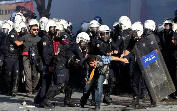 Беспорядки в турецких провинциях привели к жертвам