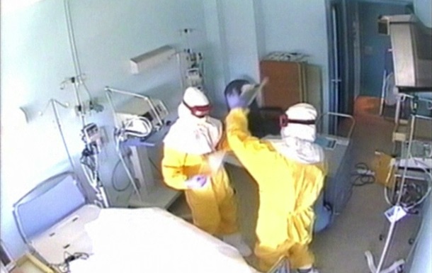 Ще одна медсестра в Іспанії госпіталізована з підозрою на вірус Ебола