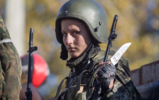 Опубліковані фото жінок-бійців ДНР і ЛНР 