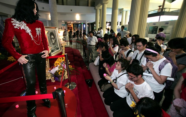 Політик з Гвінеї позбувся шести статуй Майкла Джексона