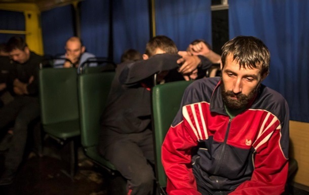 За время перемирия освобождено почти 1500 заложников - Порошенко  