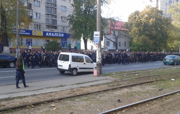 У Києві протестують строковики Нацгвардії, міліцію підняли за тривогою