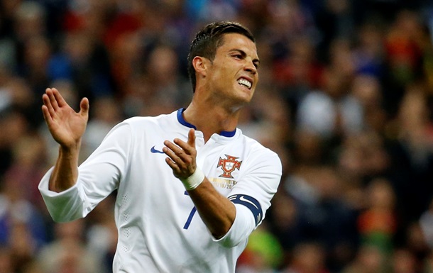 Португальський футболіст Роналду має у Facebook 100 мільйонів підписників