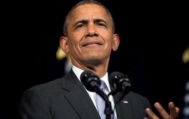 Обама отложил поездку по стране из-за ситуации с Эболой