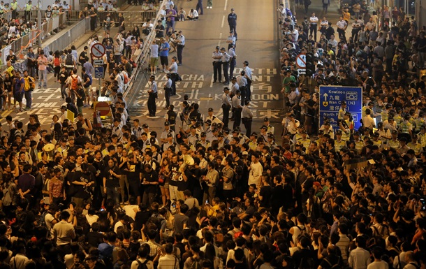 Госдеп призывает протестующих в Гонконге выражать свои взгляды мирным путем