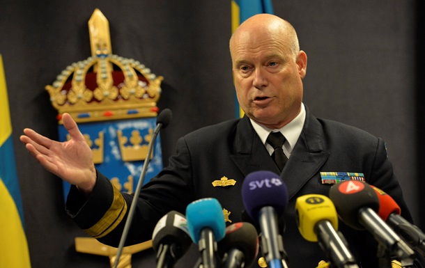 Швеция продлила операцию по поиску иностранной субмарины