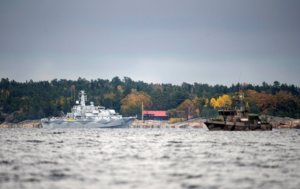 Шведы готовы применить оружие, чтобы заставить подлодку всплыть