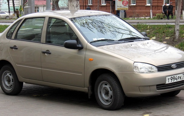 АвтоВАЗ призупинив випуск двох моделей Lada