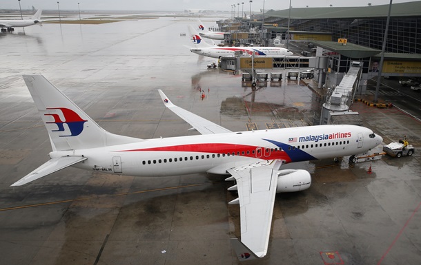 Самолет Малазийских авиалиний совершил экстренную посадку на Бали