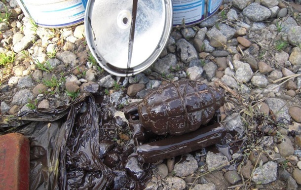 Неизвестные спрятали бомбу в туалете бара Старобельска Луганской области