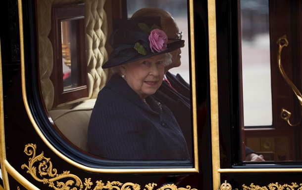 Королева Великобритании начала вести Twitter