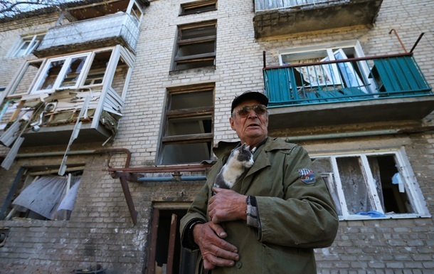 С утра в Донецке слышны залпы и взрывы