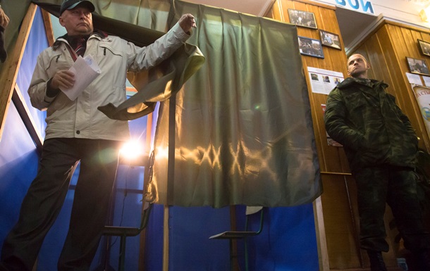 СБУ заявляє про десятки злочинів на  виборах  в ДНР і ЛНР