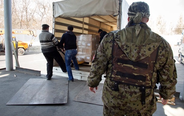 Гуманітарний вантаж РФ: завершене розвантаження, колони їдуть до Росії