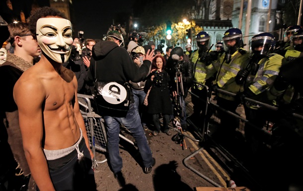  Марш миллиона масок  в Лондоне закончился столкновениями с полицией