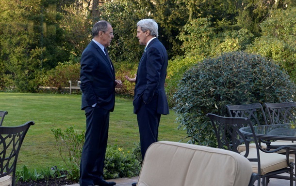 США и Россия договорились продолжить диалог по Украине - Керри
