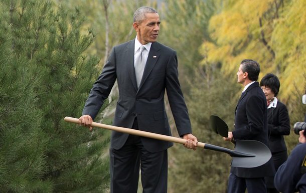 Обама з Путіним у Пекіні посадили сосни