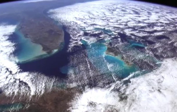 Земля в иллюминаторе: история уникальных снимков с МКС
