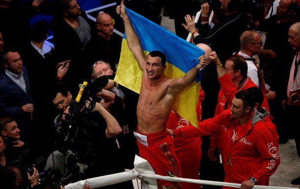 Порошенко поздравил Кличко с победой